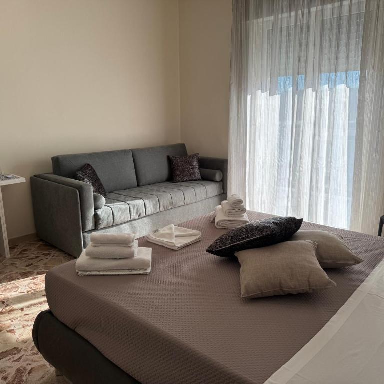 Le Chicche room&suites - Camera Matrimoniale con Bagno Privato - 2