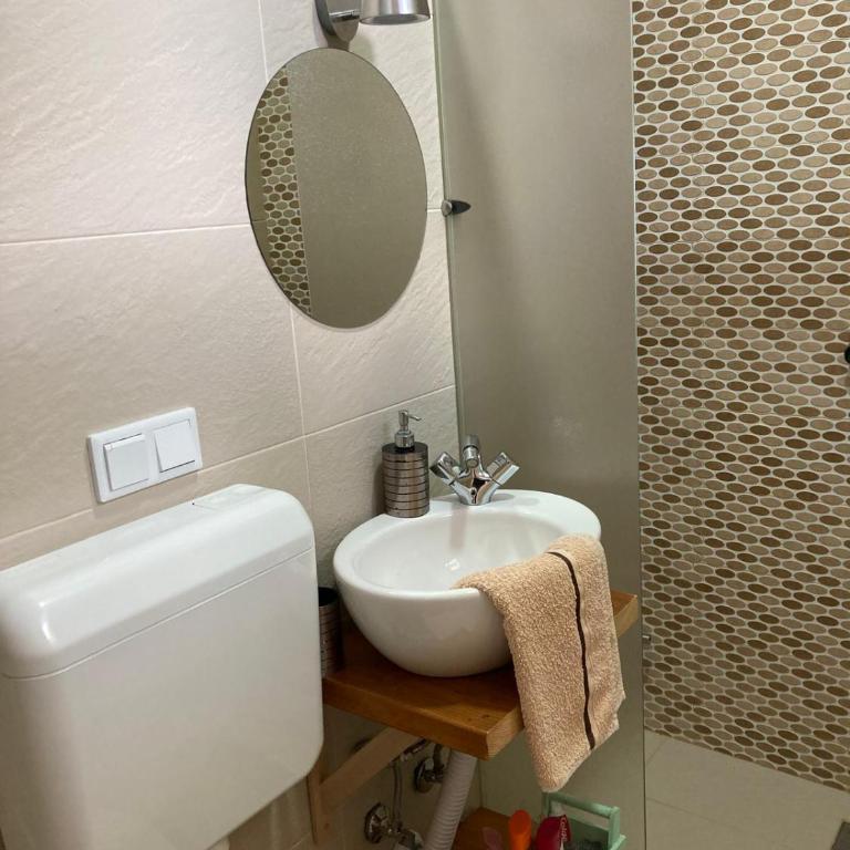 Holiday Home Tunnel Ravne - Double Room with Park View - 17