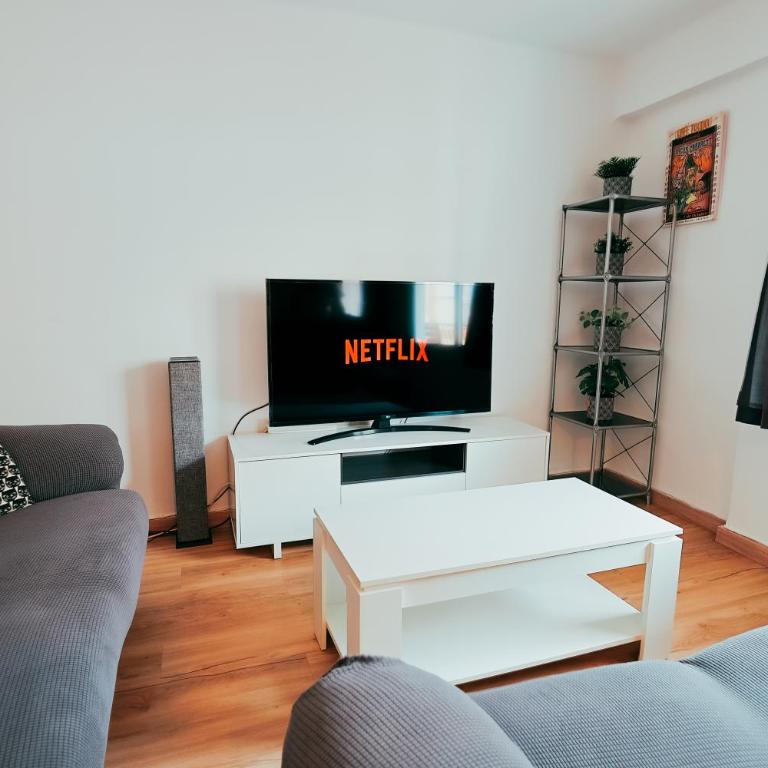 Apt Cabanyal, Beach 8 Min, Terrace, Smart TV - One-Bedroom Apartment - 4