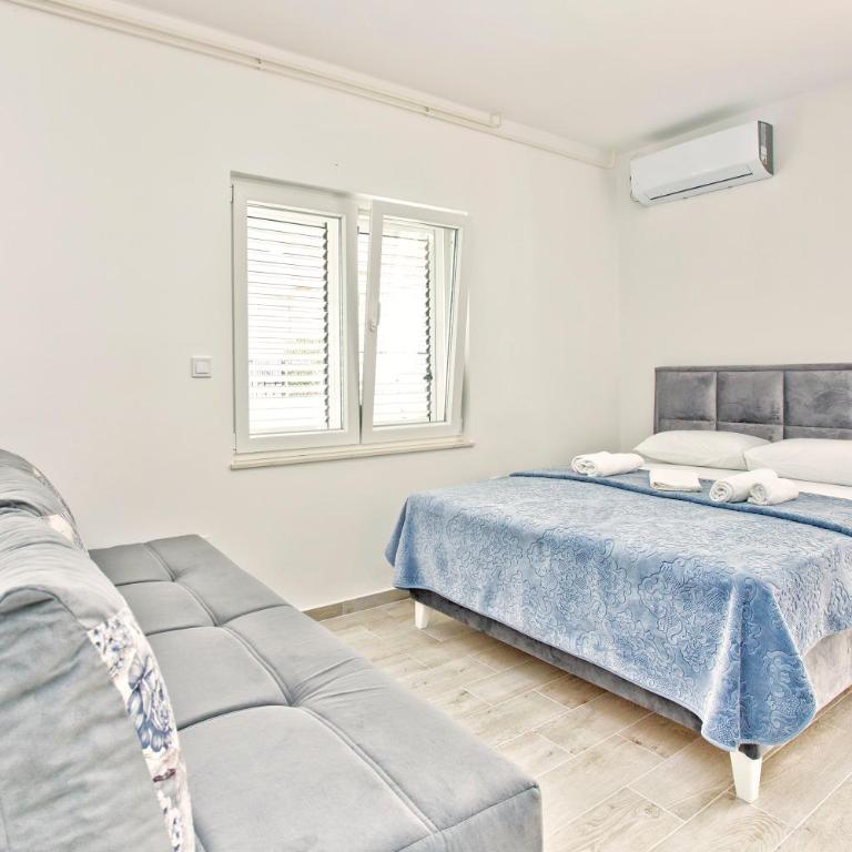 Apartments Lucic - Deluxe Studio - 2