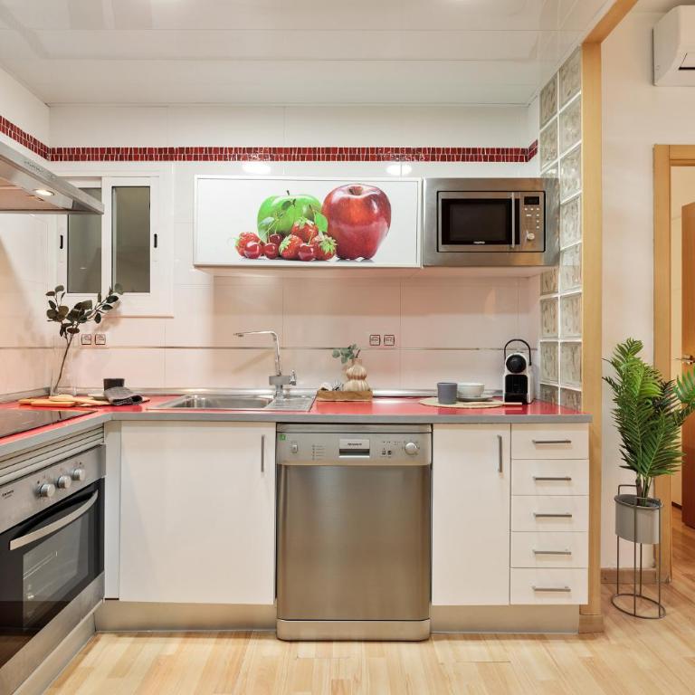 Precioso apartamento en el Centro - Three-Bedroom Apartment - 17