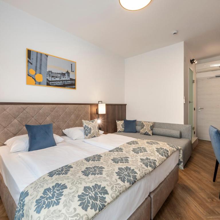 Salzburg Hotel Lilienhof - Doppelzimmer mit Balkon - 13