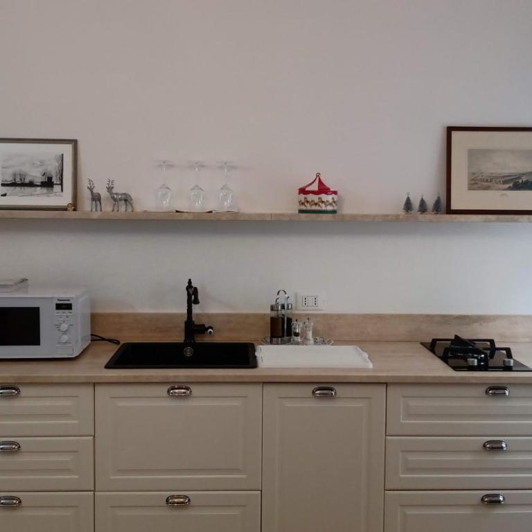 Casa Renova, intero appartamento, 2 camere, max 4 ospiti, Trieste zona storica - Appartamento con 1 Camera da Letto - 5