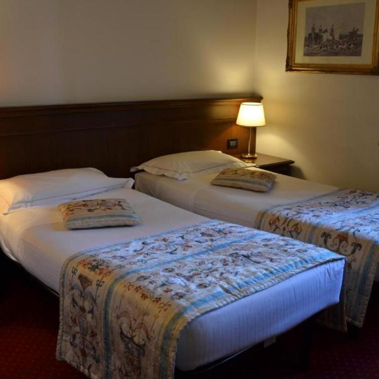 Meditur Hotel Bologna - Camera Tripla Economy - 1