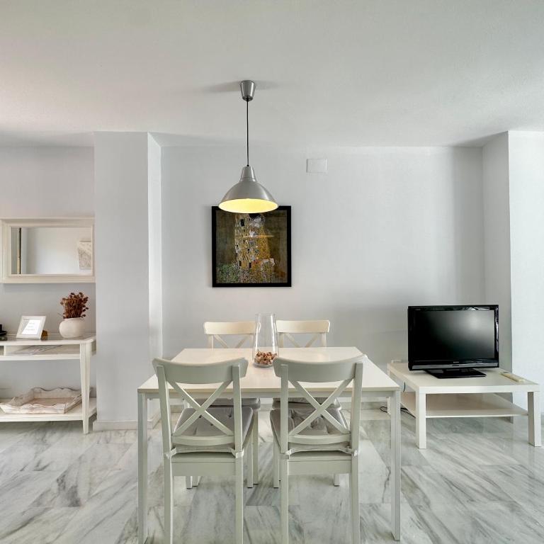 Lunamar beachfront with swimming pool, football, tennis, paddle and basketball courts - EaW Homes - Two-Bedroom Apartment - 7