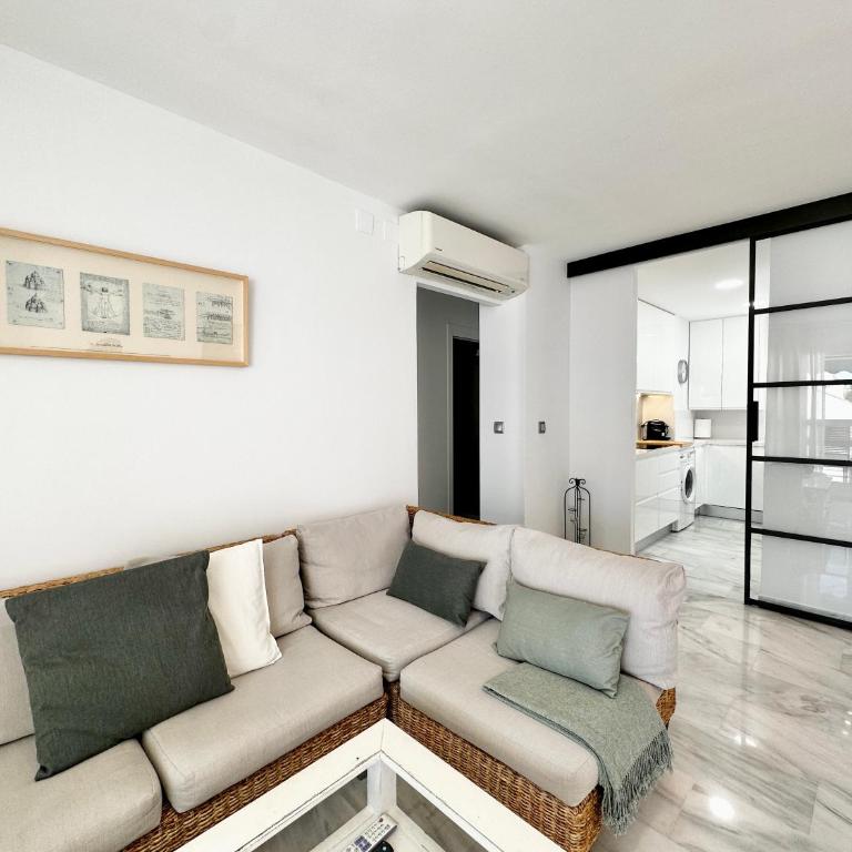 Lunamar beachfront with swimming pool, football, tennis, paddle and basketball courts - EaW Homes - Two-Bedroom Apartment - 9