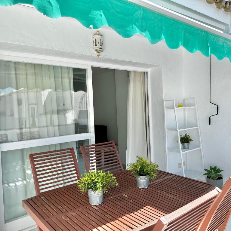 Lunamar beachfront with swimming pool, football, tennis, paddle and basketball courts - EaW Homes - Two-Bedroom Apartment - 11