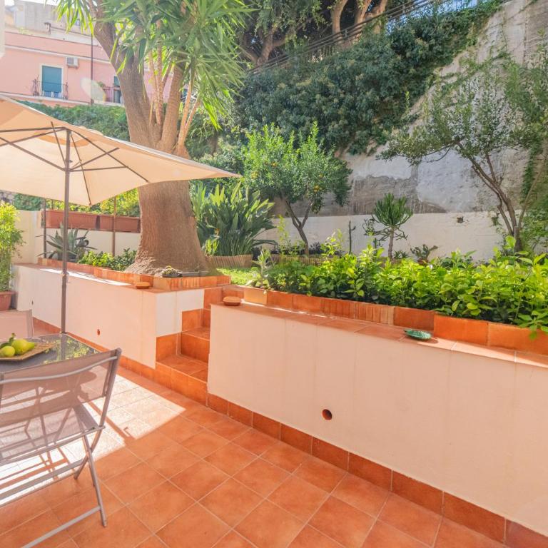 Atenasio Garden Suite con giardino privato e parcheggio a Taormina Relax e Privacy - One-Bedroom Apartment - 1