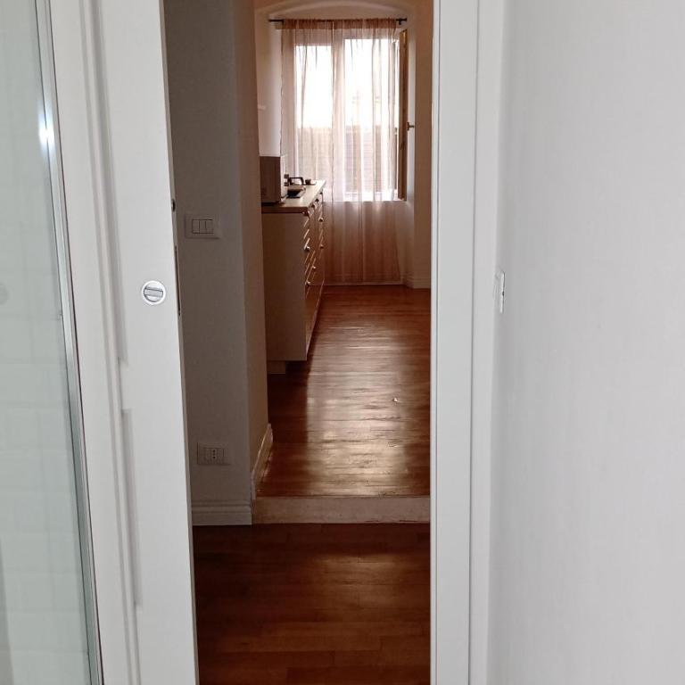 Casa Renova, intero appartamento, 2 camere, max 4 ospiti, Trieste zona storica - Appartamento con 1 Camera da Letto - 24