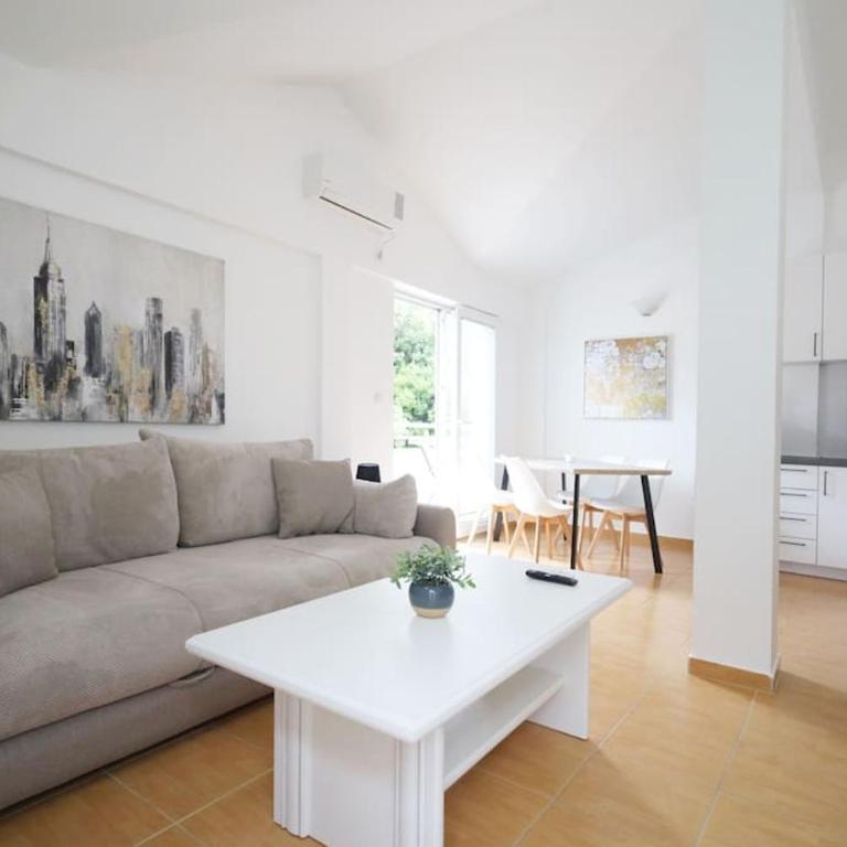 Status-M Apartments Seoce 26 - One-Bedroom Apartment - 1