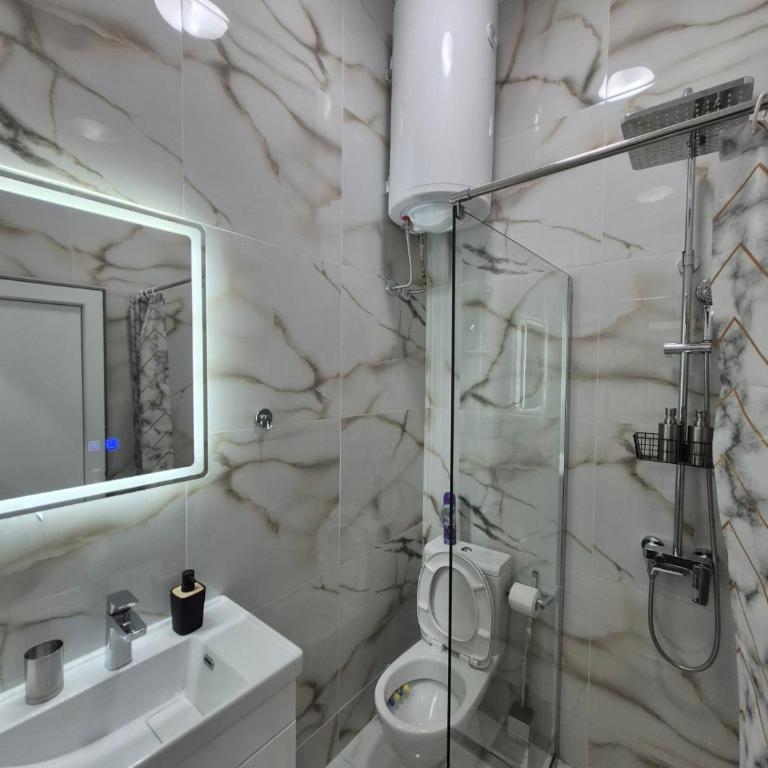 Authentic Belgrade Centre Apartment #5, Four bedrooms, One Full Bathroom, One Toilet - Deluxe Suite - 3
