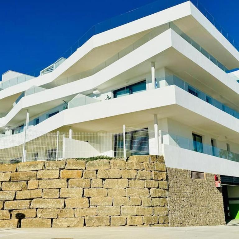 Room City Estepona 80 Suites - Apartamento con 3 dormitorios - Frente al océano - 9