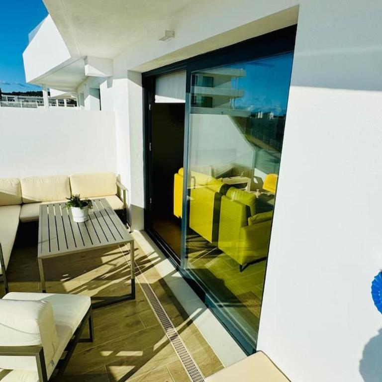 Room City Estepona 80 Suites - Apartamento con 3 dormitorios - Frente al océano - 19