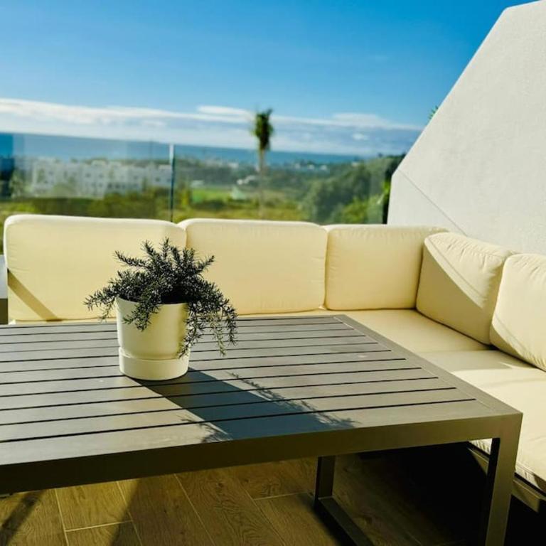 Room City Estepona 80 Suites - Apartamento con 3 dormitorios - Frente al océano - 28