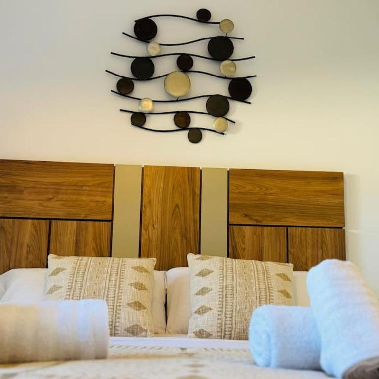 Room City Estepona 80 Suites - Apartamento con 3 dormitorios - Frente al océano - 36