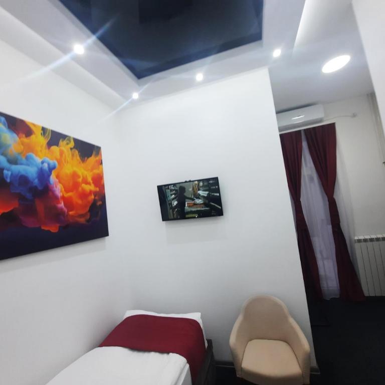 Authentic Belgrade Centre Apartment #5, Four bedrooms, One Full Bathroom, One Toilet - Deluxe Suite - 2