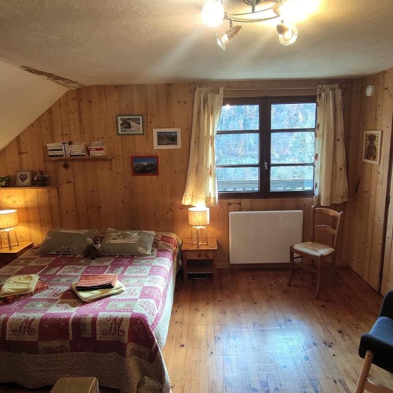 La Grange Aux Loups - Chambre Familiale avec Salle de Bains Privative - 10