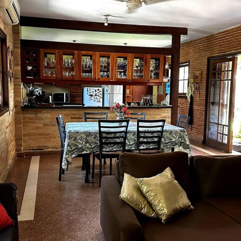 Casa con piscina en Lambaré - Four-Bedroom House - 39