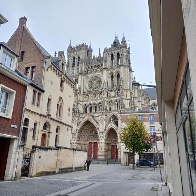 90m Cathédrale - Plein centre- 2ch - 4 couchages - 6 personnes - Appartement 2 Chambres - 1