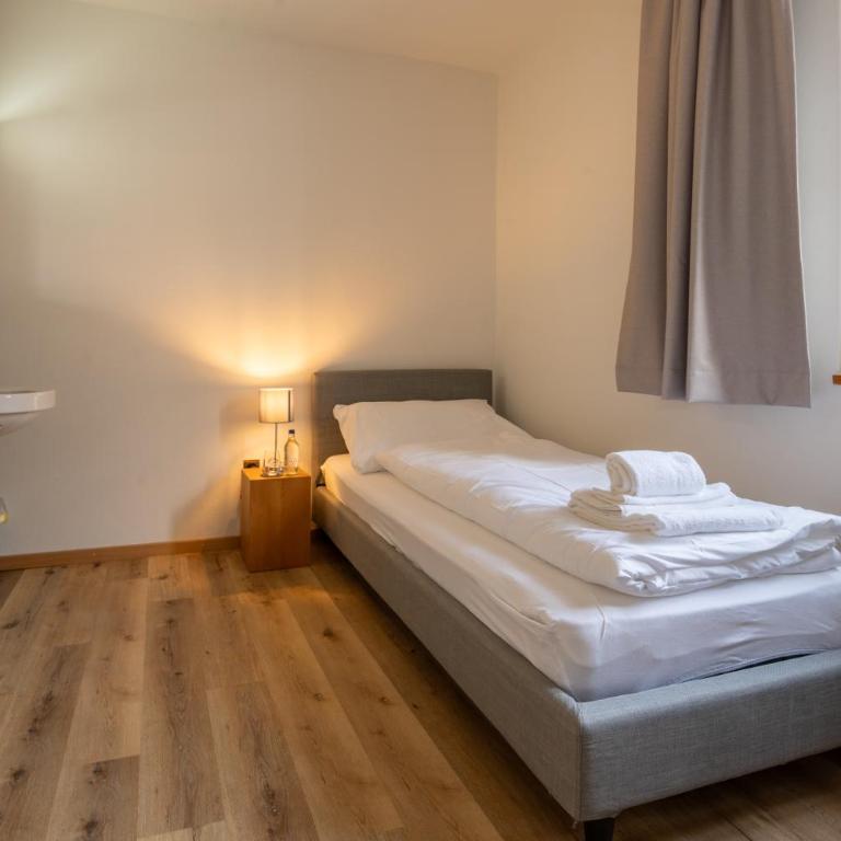 Hotel Restaurant Simplon - Einzelzimmer mit Gemeinschaftsbad - 3