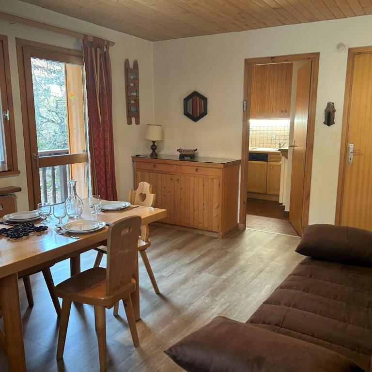 Appartement en montagne, 4 pers, proche des pistes et commerces, animaux acceptés, balcon, casier à skis - FR-1-180-73 - Apartment (4 Adults) - 1