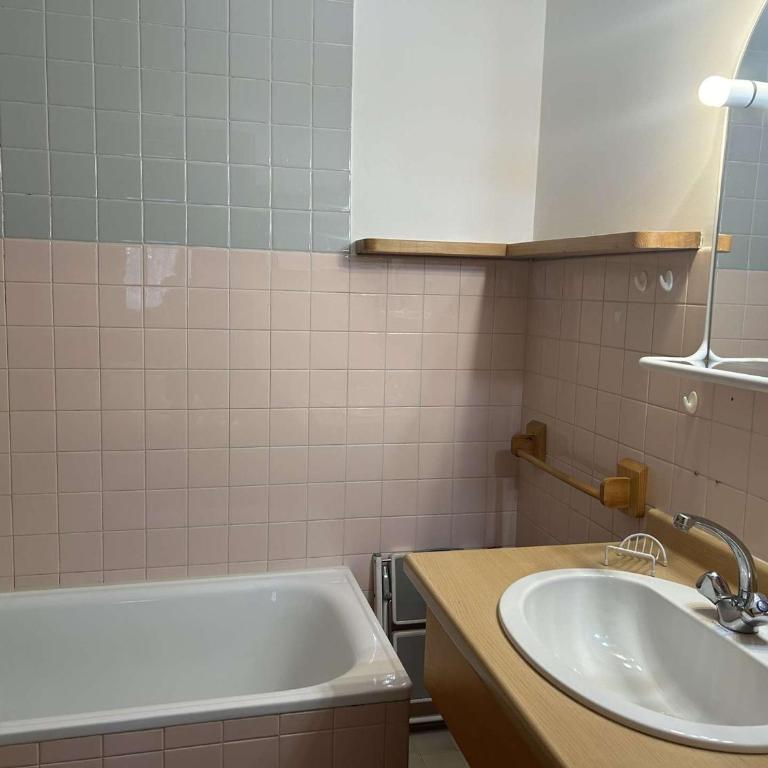 Appartement en montagne, 4 pers, proche des pistes et commerces, animaux acceptés, balcon, casier à skis - FR-1-180-73 - Apartment (4 Adults) - 16