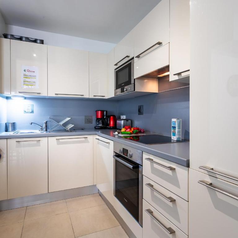 JARDINS MASSENA AP4088 Nice, by Riviera Holiday Homes - Apartamento de 2 dormitorios - 18