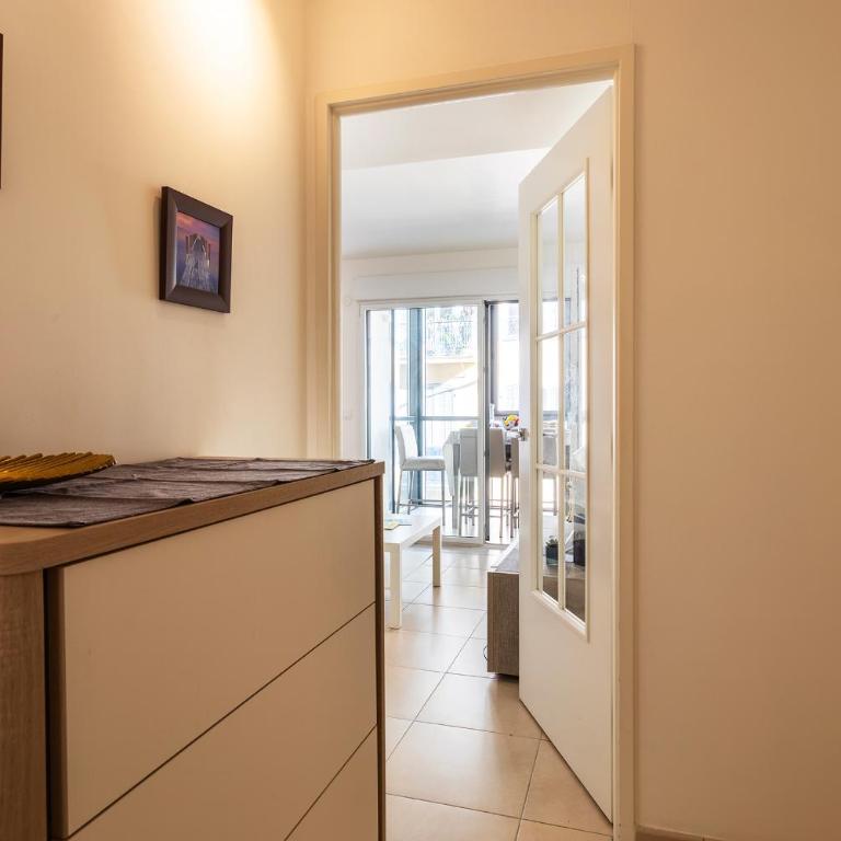 JARDINS MASSENA AP4088 Nice, by Riviera Holiday Homes - Apartamento de 2 dormitorios - 13