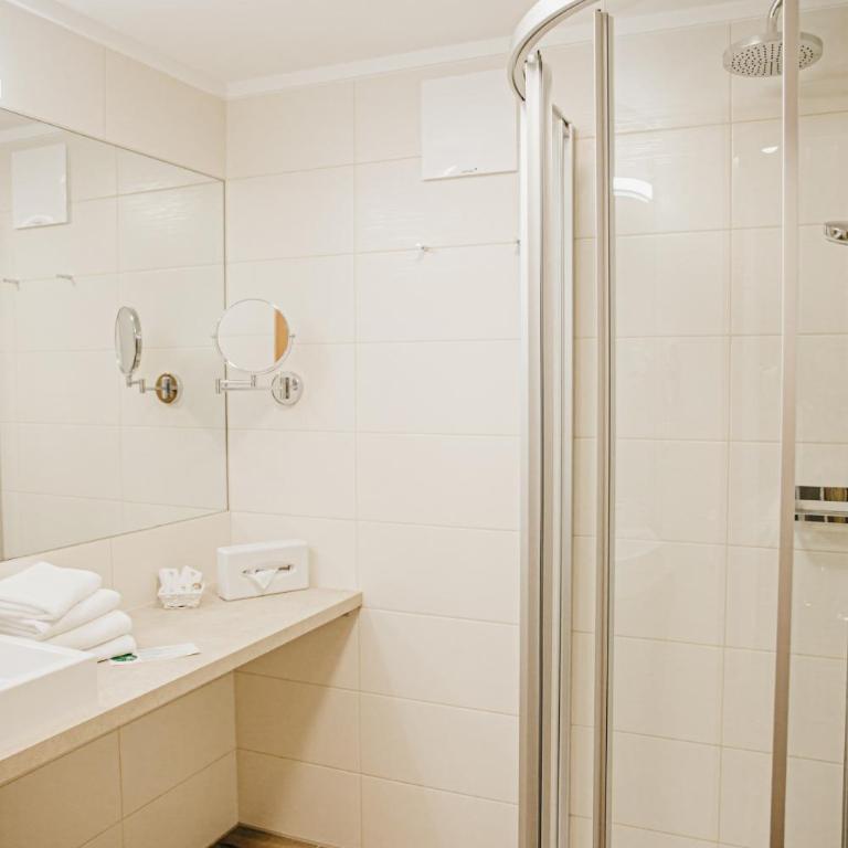 Familiengut Hotel Burgstaller - Vierbettzimmer - 2
