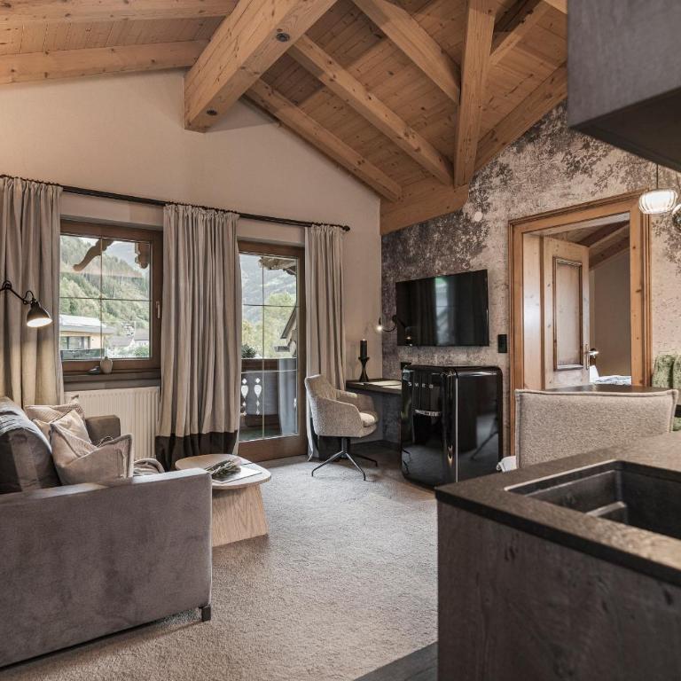 Villa Haidacher Relax & Lifestyle Apartments - One-Bedroom Chalet with Balcony and Mountain View - 2