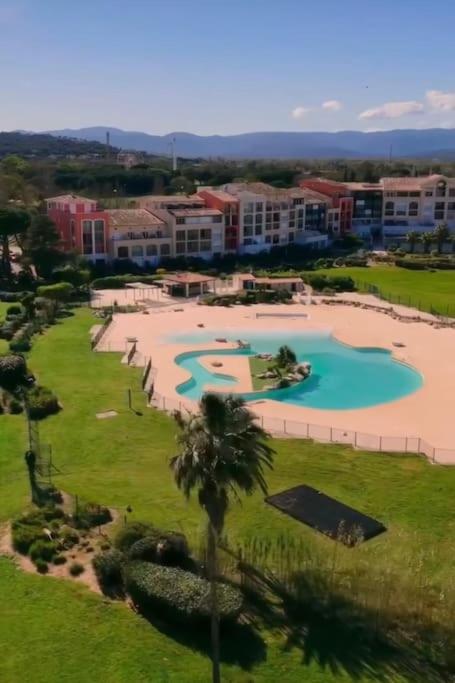 Proche St Tropez refait à neuf bord de plage et piscine - One-Bedroom Apartment - 29