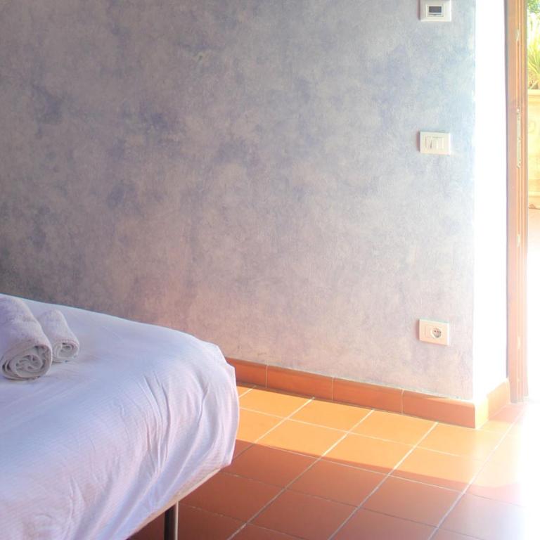 Al Canto B&B - Camera Matrimoniale/Doppia con Letti Singoli con Vista Giardino - 15