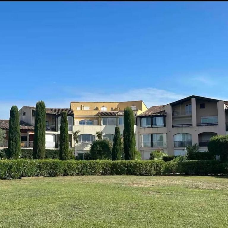 Proche St Tropez refait à neuf bord de plage et piscine - One-Bedroom Apartment - 31
