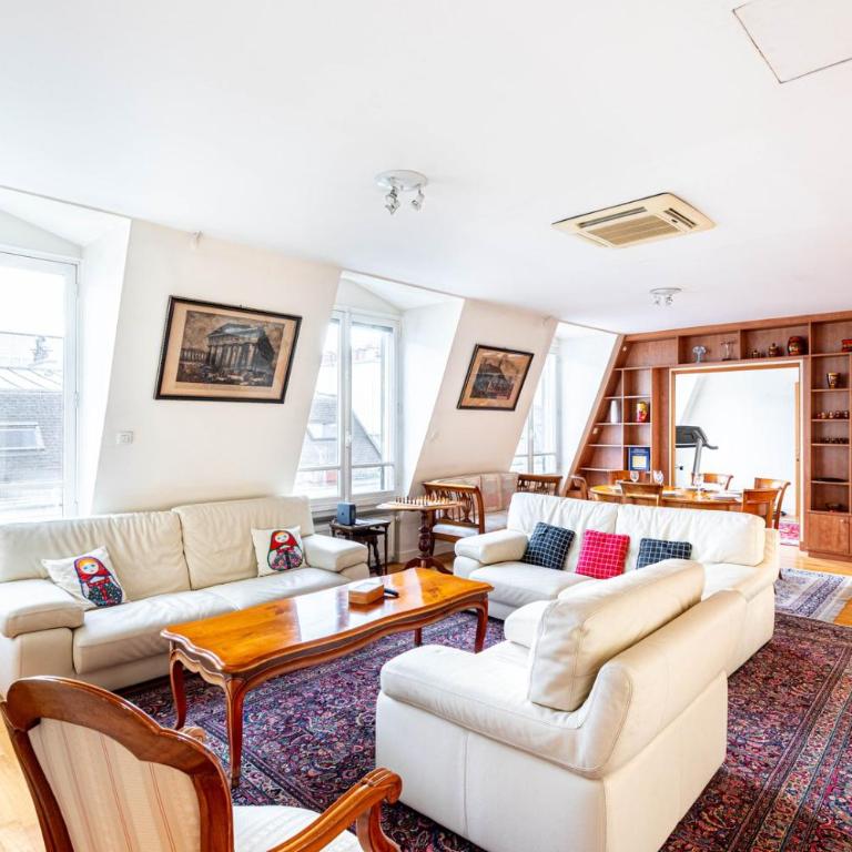 GuestReady - Spacious Comfort in the 8th - Apartment - 2