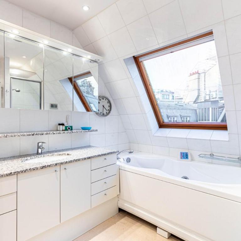 GuestReady - Spacious Comfort in the 8th - Apartment - 20