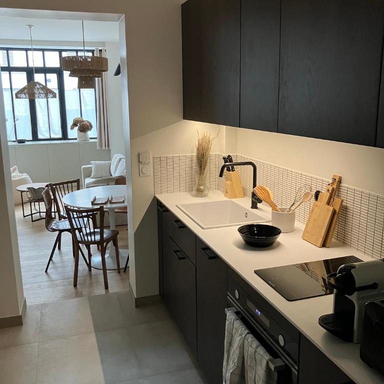 Charmant 3 pièces refait à neuf par une architecte ! - Two-Bedroom Apartment - 11