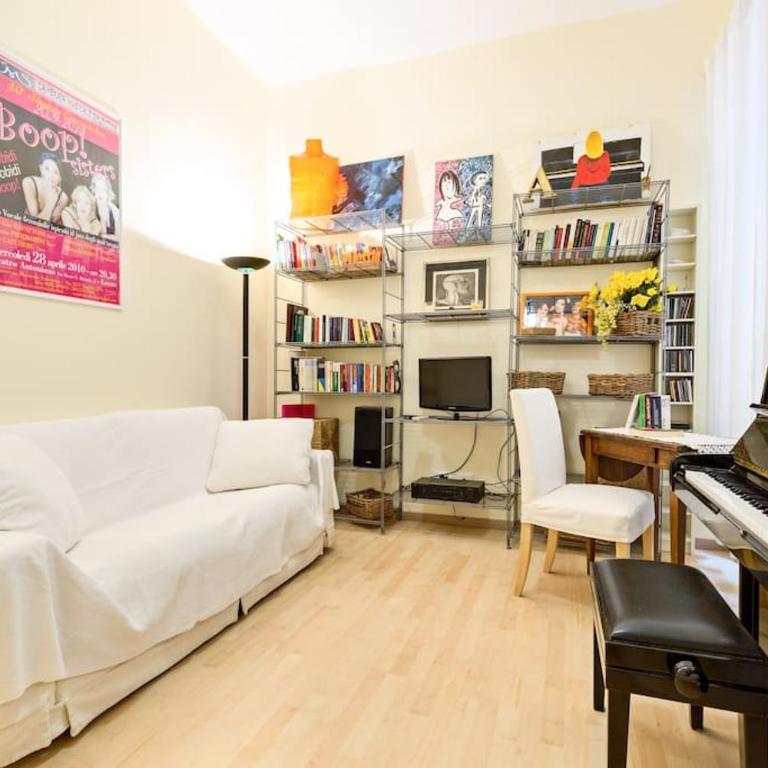 Central and Historic Rione near Colosseo - One-Bedroom Apartment - 22