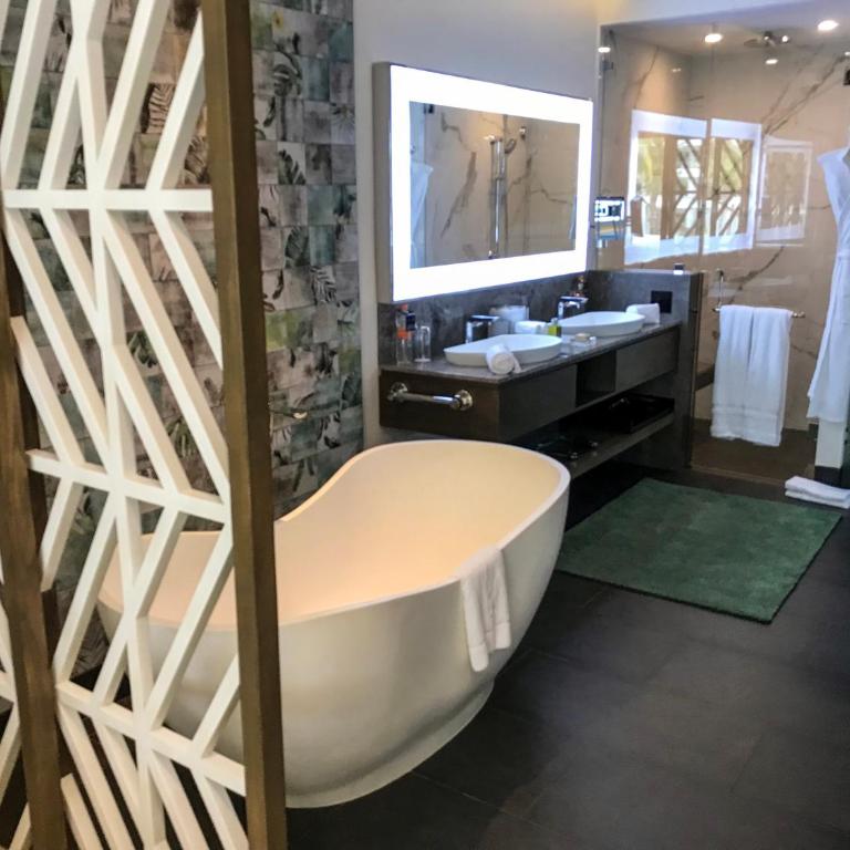 Garza Blanca Resort - 2 Bedroom Luxury Suite - for Christmas - Two-Bedroom Suite - 2