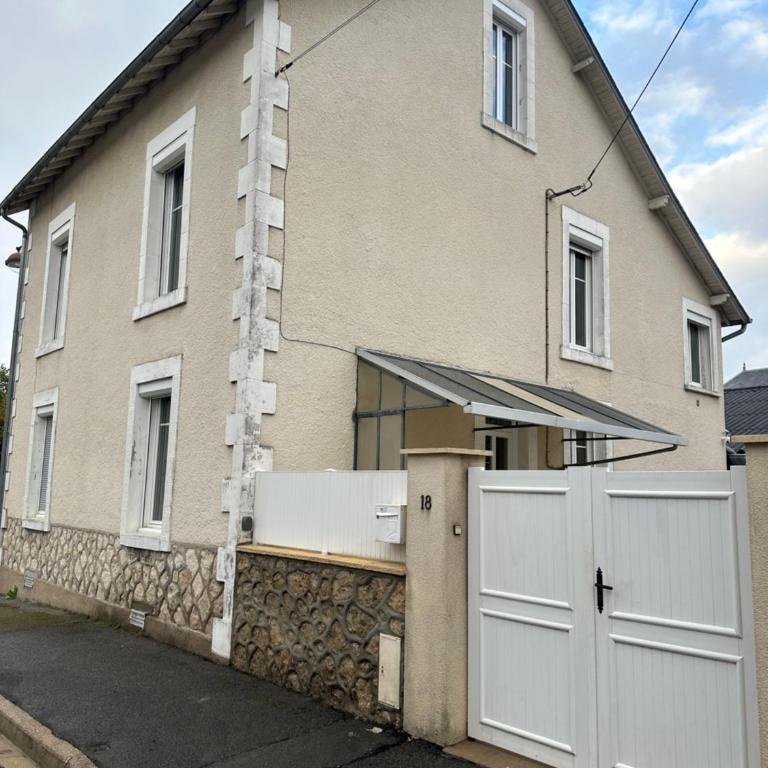 Maison familiale, 13 lits, 3 SDB, parking gratuit, jardin, terrasse - Maison 6 Chambres - 6
