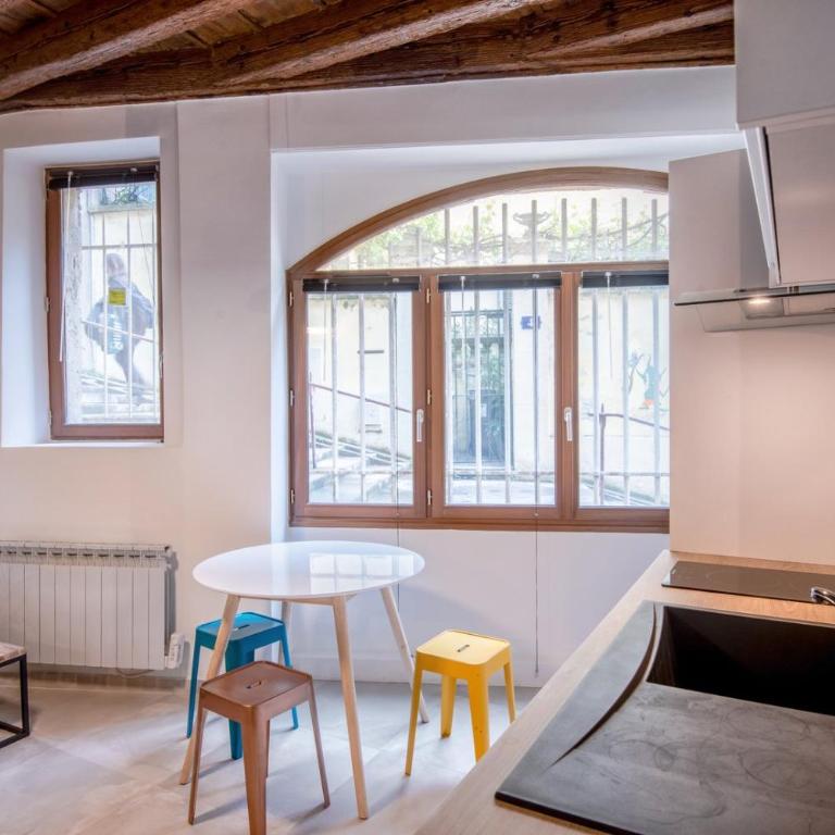 All in Lyon | Cocon authentique Vieux Lyon - Studio - 4