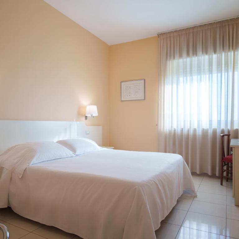 Barion Hotel & Congressi - Camera Comfort Matrimoniale/Doppia con Letti Singoli - 1