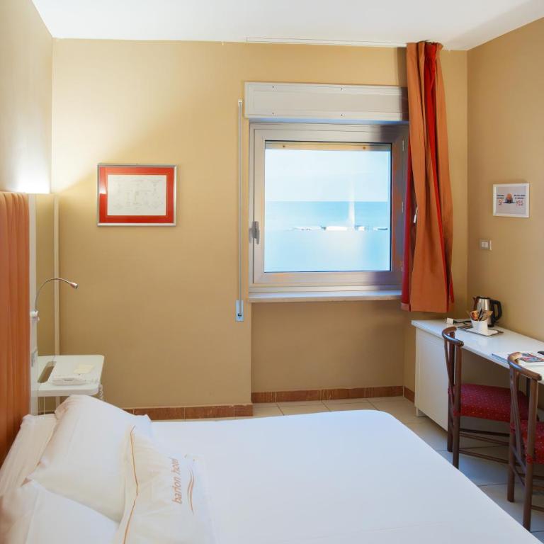 Barion Hotel & Congressi - Camera Deluxe Matrimoniale con Vista Mare - 10
