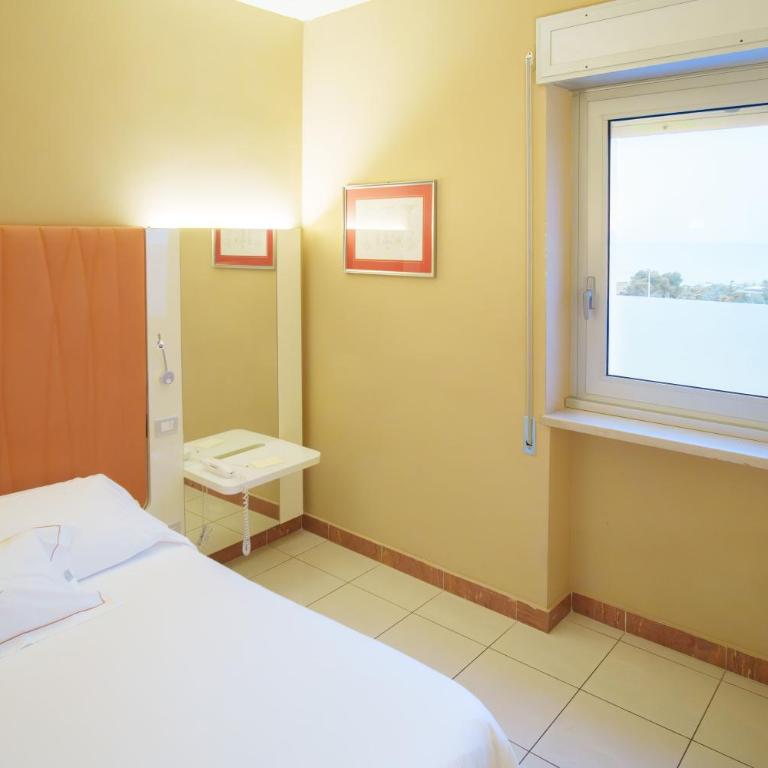 Barion Hotel & Congressi - Camera Deluxe Matrimoniale con Vista Mare - 9
