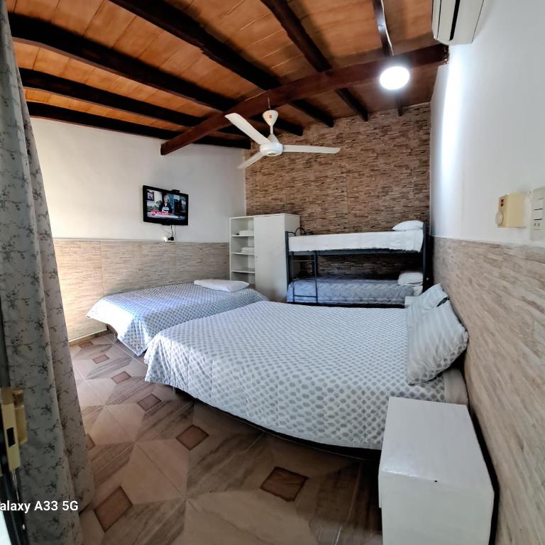 Granados - Quadruple Room - 41