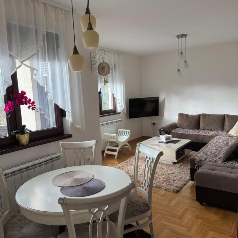 Apartmani Kujundzić - One-Bedroom Apartment - 1