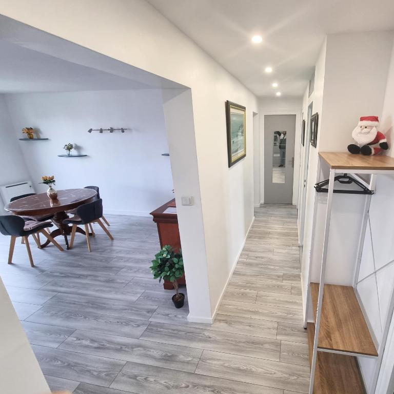 6 appartements et 4 adresses à mi-chemin entre le Vieux Port et l île de Ré - Appartement 2 Chambres avec Balcon - 4