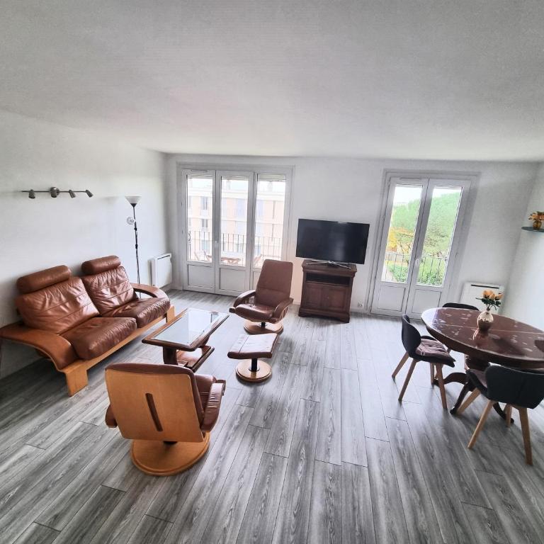 6 appartements et 4 adresses à mi-chemin entre le Vieux Port et l île de Ré - Appartement 2 Chambres avec Balcon - 2