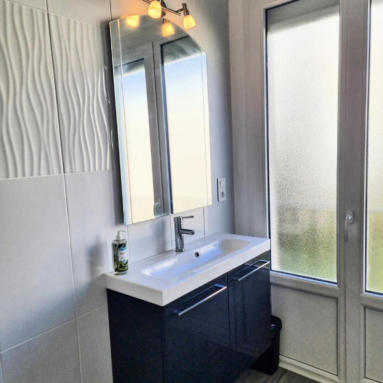 6 appartements et 4 adresses à mi-chemin entre le Vieux Port et l île de Ré - Appartement 2 Chambres avec Balcon - 6