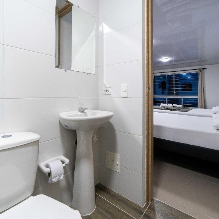 Hotel Doxa - Budget Double Room - 27