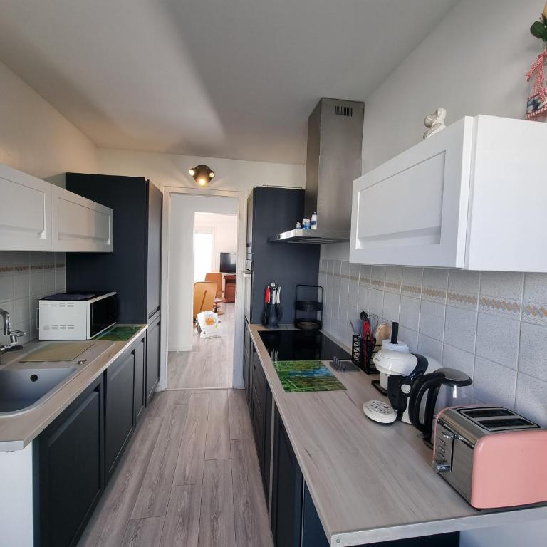 6 appartements et 4 adresses à mi-chemin entre le Vieux Port et l île de Ré - Appartement 2 Chambres avec Balcon - 11